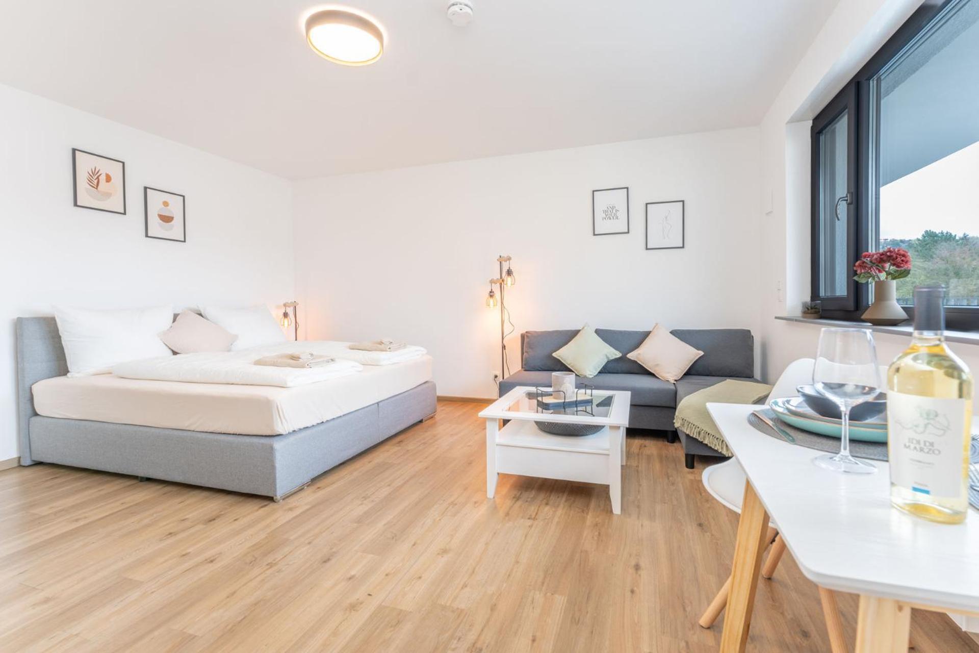 Modernes Apartment Mit Privatem Stellplatz Wenige Minuten Von Der Innenstadt & Mosel Koblenz  Bagian luar foto