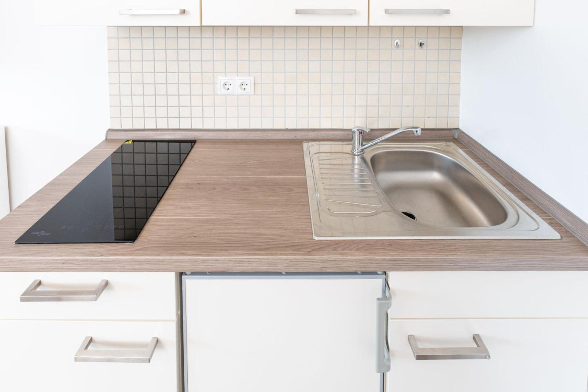 Modernes Apartment Mit Privatem Stellplatz Wenige Minuten Von Der Innenstadt & Mosel Koblenz  Bagian luar foto