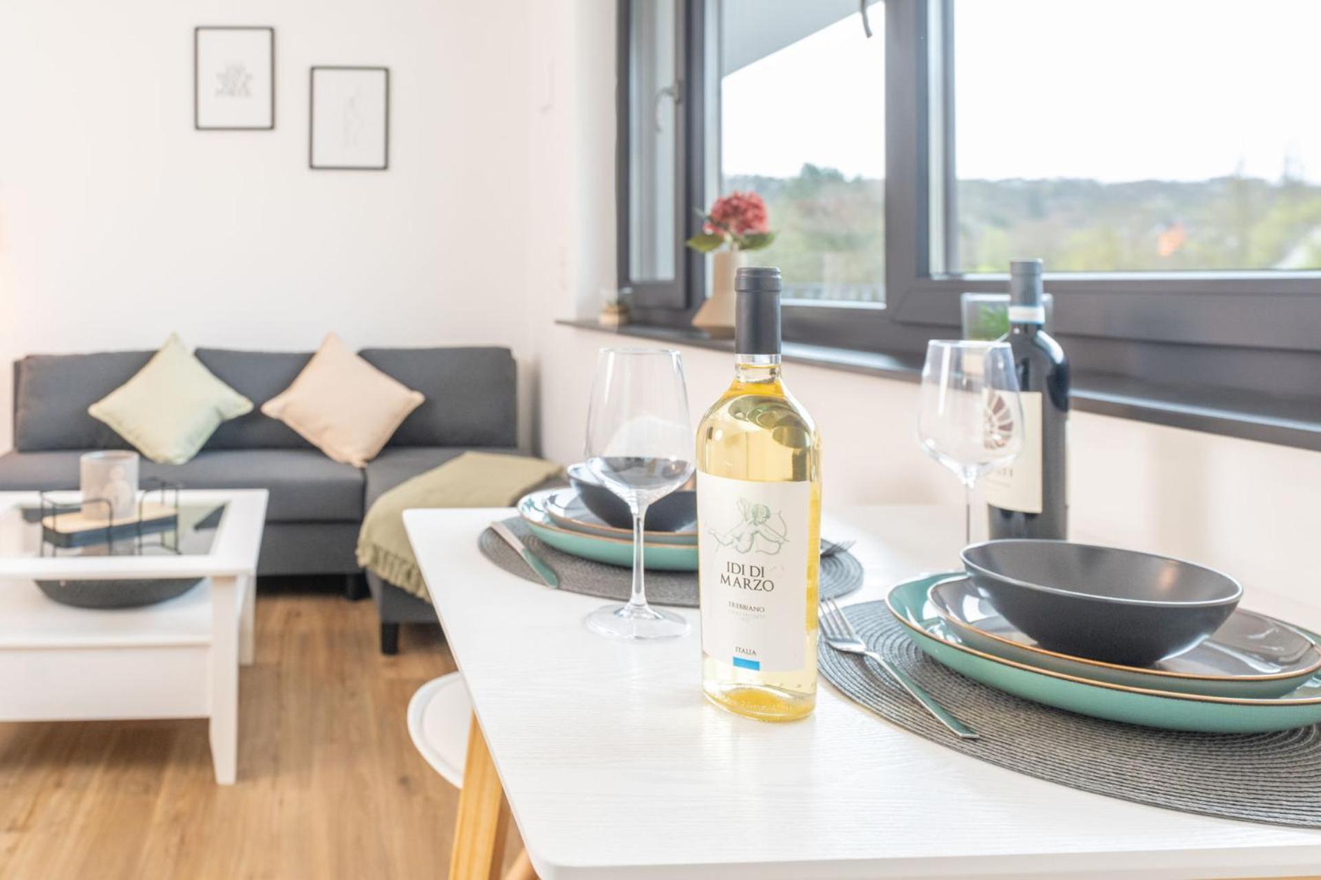 Modernes Apartment Mit Privatem Stellplatz Wenige Minuten Von Der Innenstadt & Mosel Koblenz  Bagian luar foto