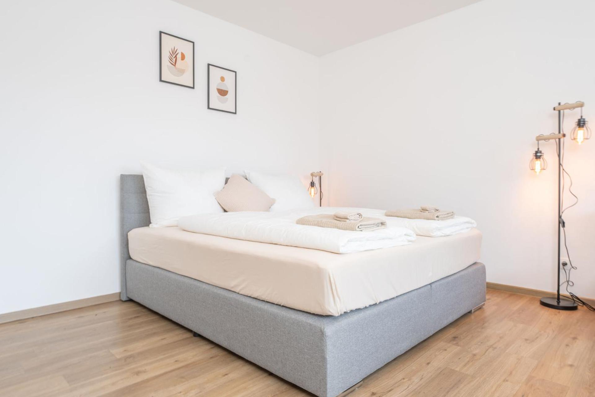 Modernes Apartment Mit Privatem Stellplatz Wenige Minuten Von Der Innenstadt & Mosel Koblenz  Bagian luar foto